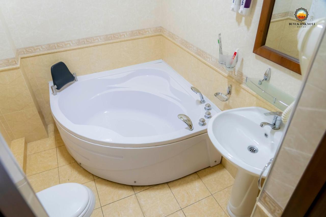Buyuk Ipak Yo'Li Hotel נמנאגאן מראה חיצוני תמונה
